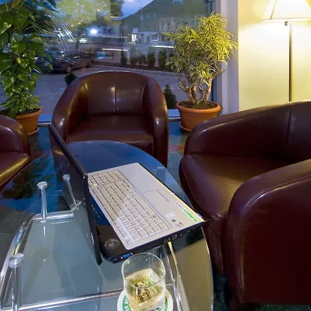 Ξενοδοχείο Ambient 4*